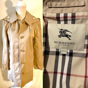 Burberry Classic Trenchcoat with Hood